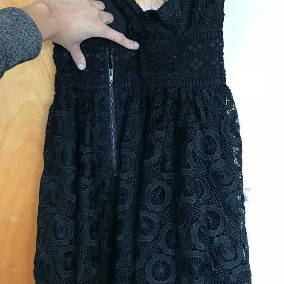 Lovers + friends BLACK LACE Crochet Dress - Picture 2 of 6
